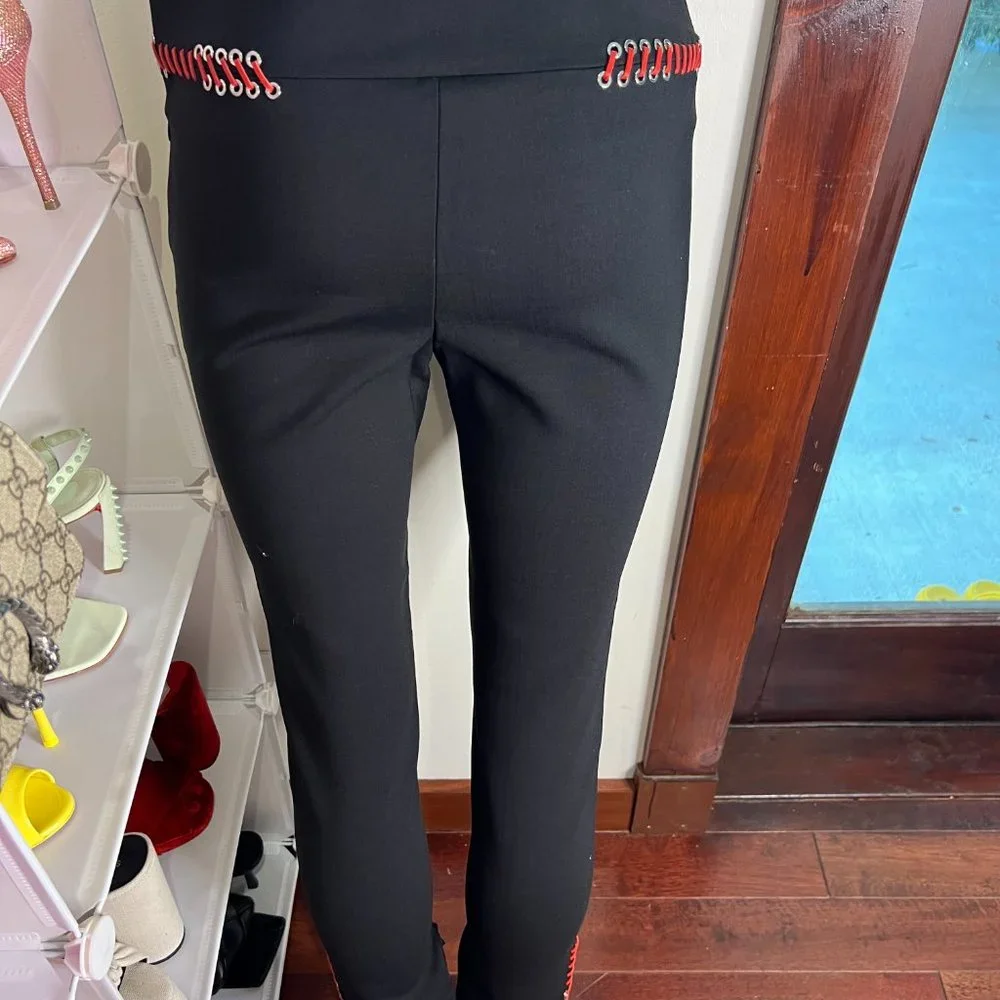 Alexander McQueen Cropped Pants with zipper at ankles and red threading - Picture 13 of 13